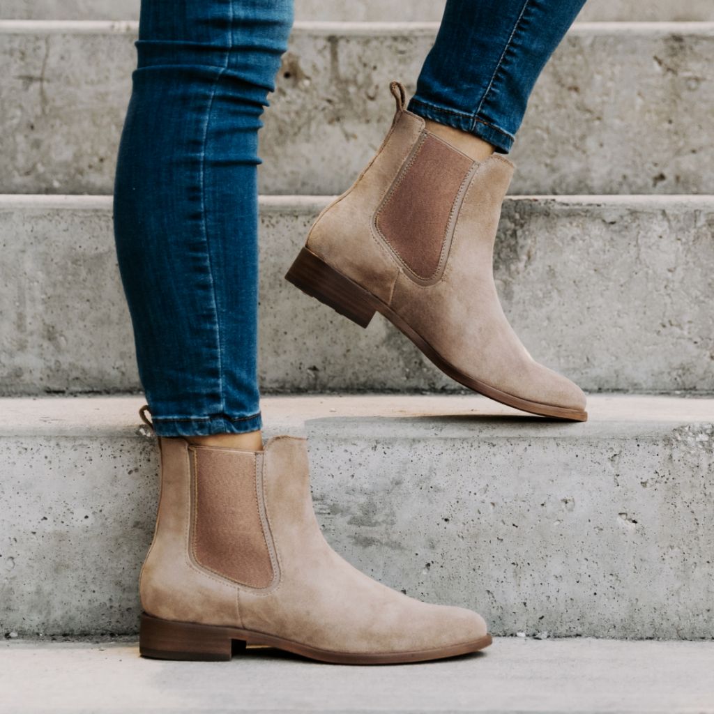 1024x1024-Women-Duchess-HoneyPeach-103123-1